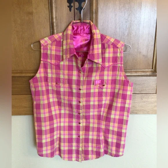 Women’s sleeveless western pink plaid shirt - Picture 1 of 6